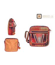 Load image into Gallery viewer, Kardashii lux representative gift carpetbag handmade closure on the top unique bag functional, antique and remarkably uniqueness Kardashian kim kylie