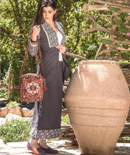 Load image into Gallery viewer, Kardashii reliable and smart and features a roomy interior Colorfulness Kardashian Kim Kylie