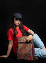 Load image into Gallery viewer, Kardashii city style traveler phone, and wallet bag