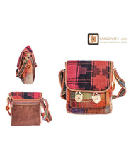 Load image into Gallery viewer, kardashii traditional Turkish informal Jajim Top Handle fashionable roomy Vintage Kilim Rug Bag Kardashian Kim Kylie
