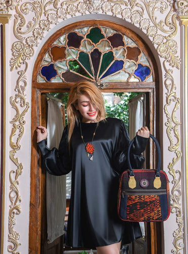 Kardashii Fabulous Unique Persian Carpet Hand-Woven Everyday Bag Comfortable Roomy Feminine Casual-Chic Kardashian Kim Kylie