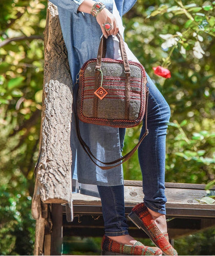 Kardashii traditional hand-weaved Jajim ethnic shoulder bag handmade elbow carry fashionable chic relaxed purse kilim rug bag Kardashian kim kylie