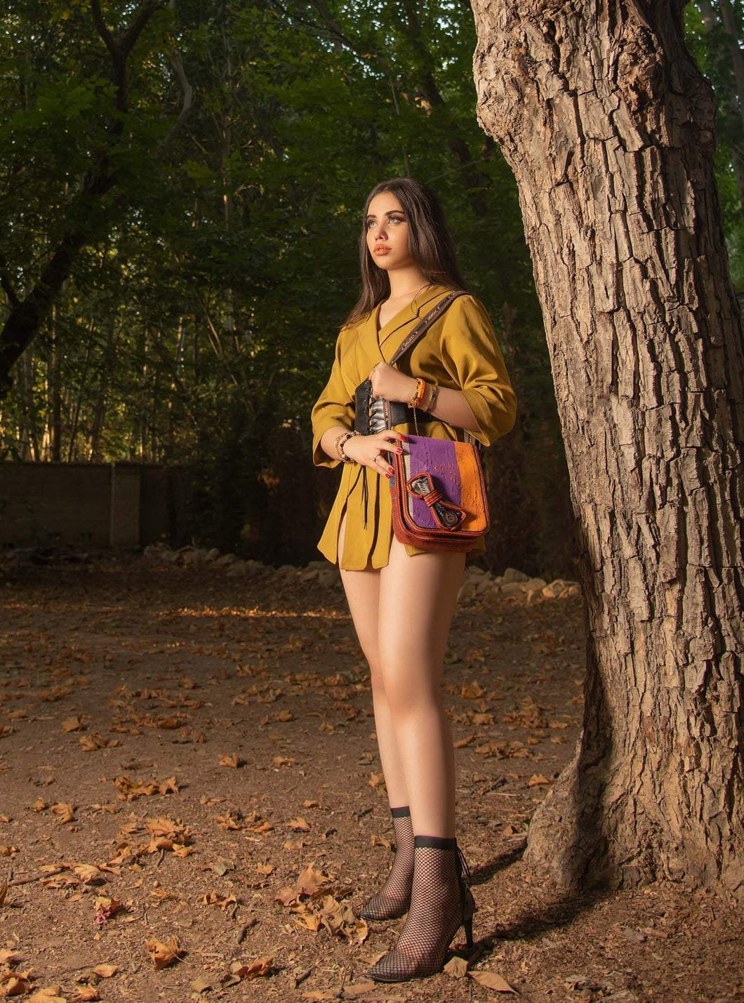 Kardashii zip cross-body smaller gift carpet bag handmade closure on the top unique bag functional, easy-carry adjustable kardashian kim kylie