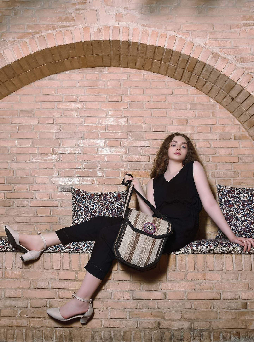 Kardashii beautiful representative gift carpetbag fashion daytime essentials bag functional, antique and instantly uniqueness kardashian kim kylie